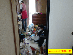 不用品類の仕分け作業風景