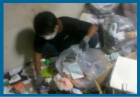 遺品整理の作業写真