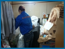 遺品整理作業の様子