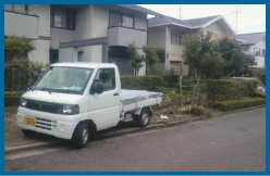 軽トラックで作業